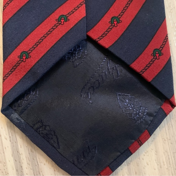 Vintage Authentic Gucci Silk Tie in Deep Red & Navy diagonal stripes EUC - Picture 6 of 6